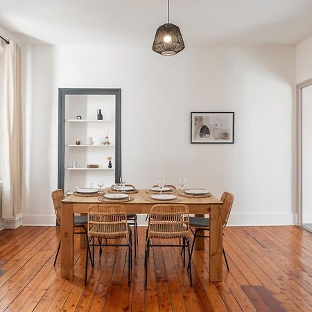 Appartement Spacieux Et Chaleureux Coeur De Ville Chambery Bagian luar foto