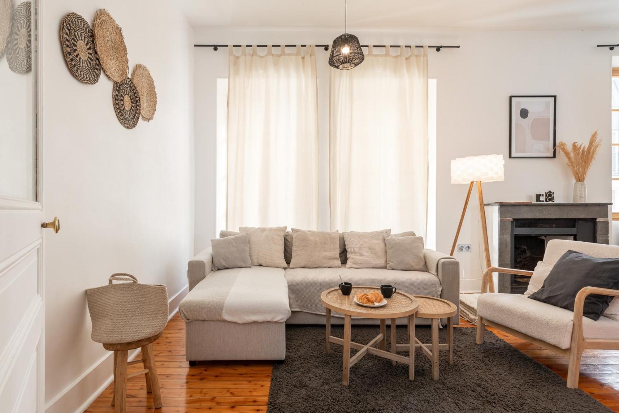 Appartement Spacieux Et Chaleureux Coeur De Ville Chambery Bagian luar foto